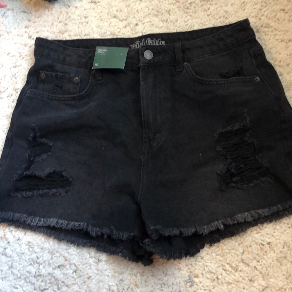 High wasted black shorts